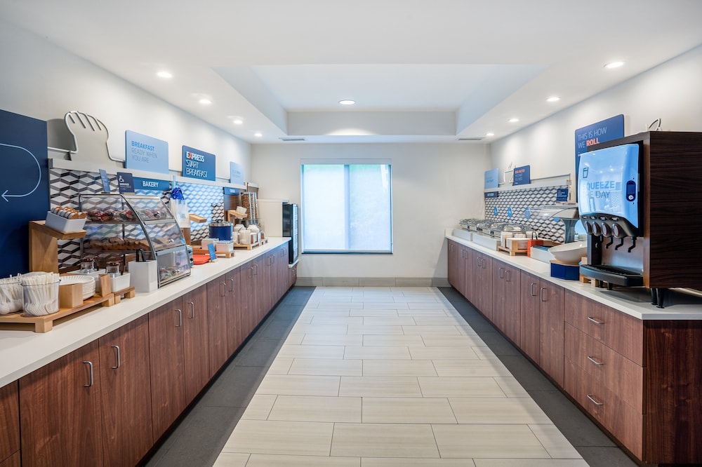 Holiday Inn Express Hotel Suites Tell City 10/62