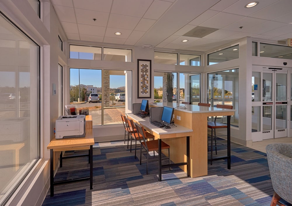 Holiday Inn Express And Suites Pigeon Forge Sevierville 43/49