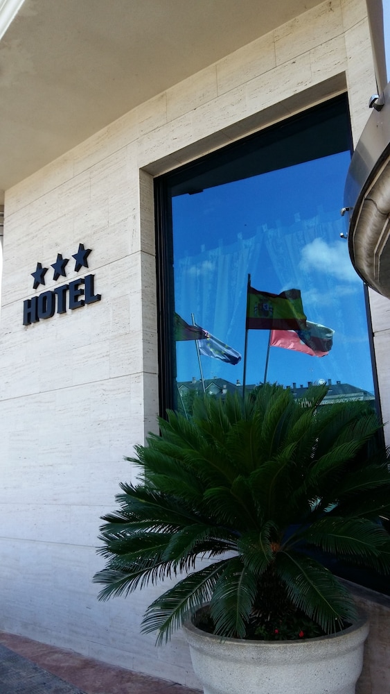 HOTEL PLAZA NUEVA 3/69