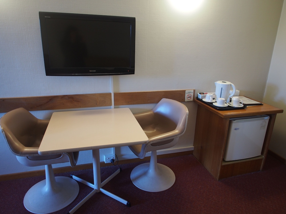 ASCOT MOTOR INN 31/32