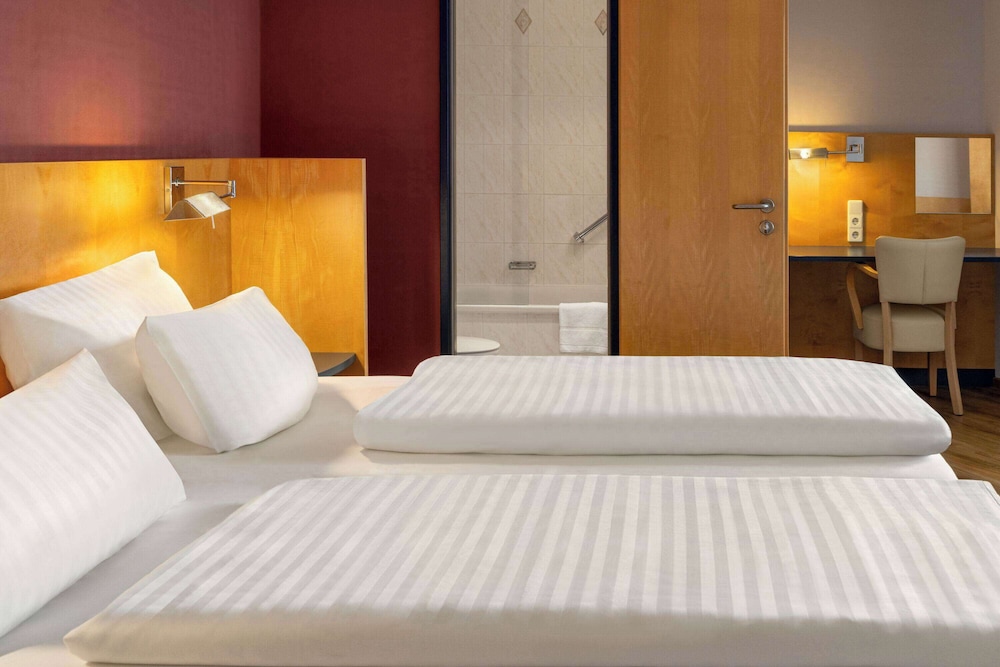 COMFORT, TWIN BEDS