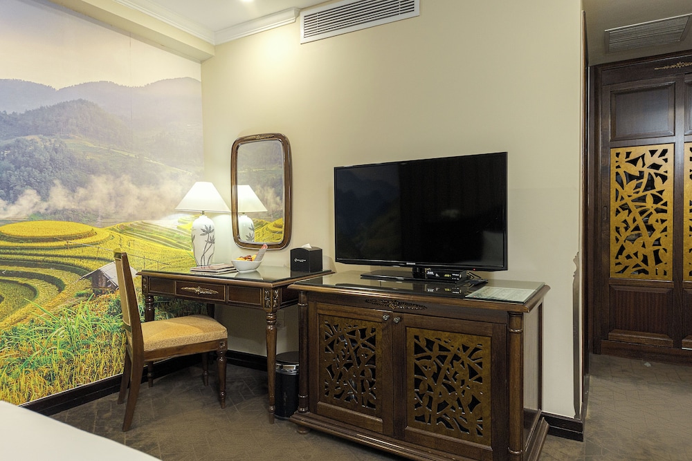Chalcedony Hotel 46/50