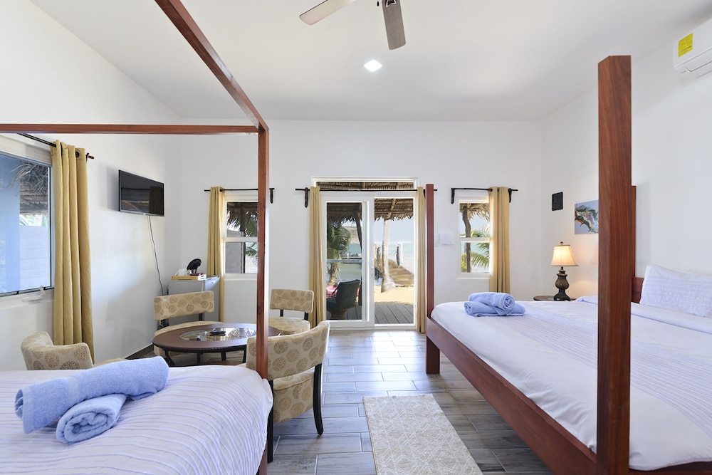 Parrot Cove Lodge 30/72
