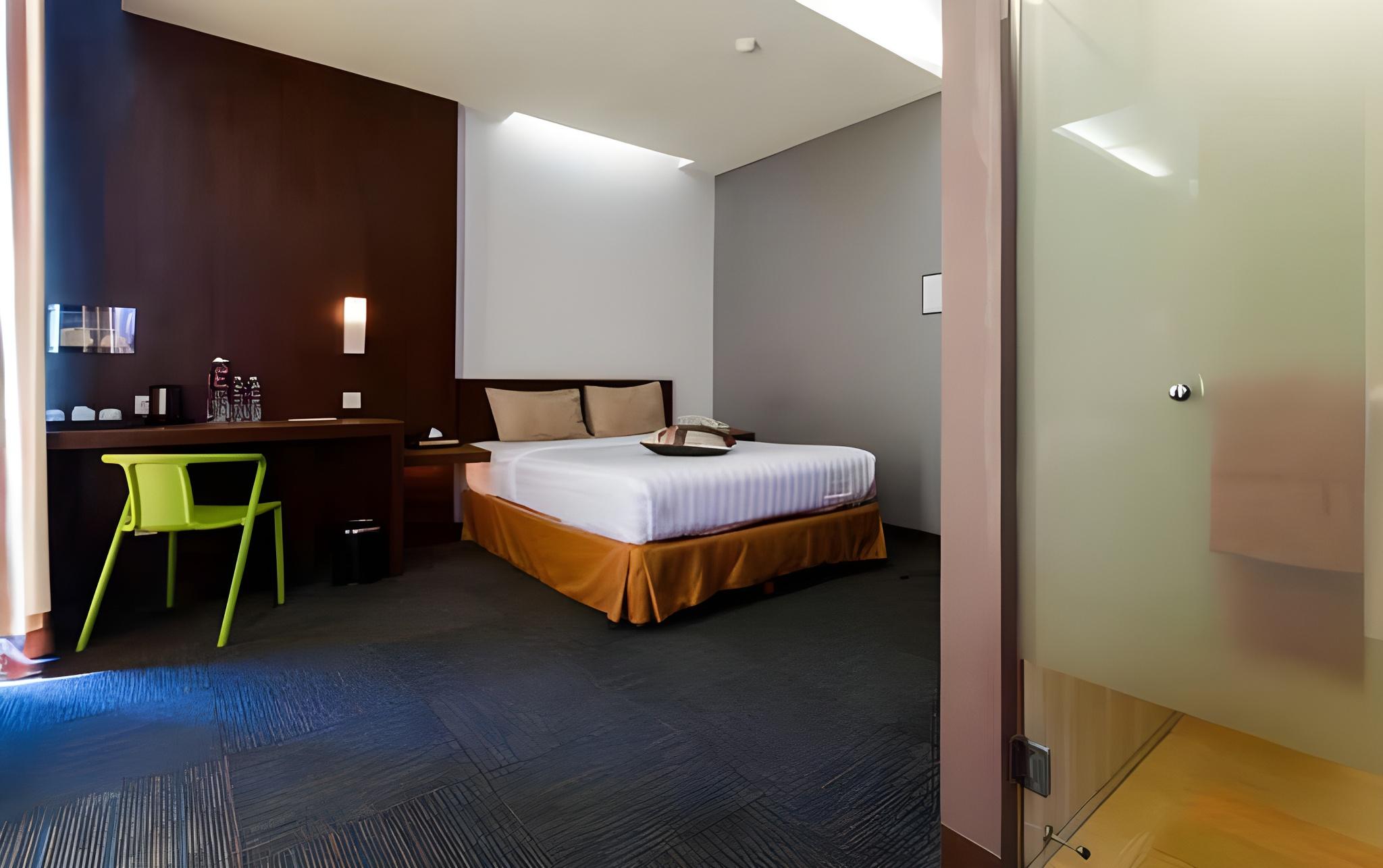 PLAN B HOTEL 16/35