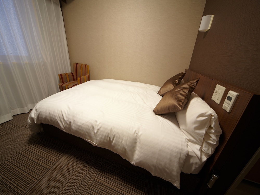 ROOM, DOUBLE BED
