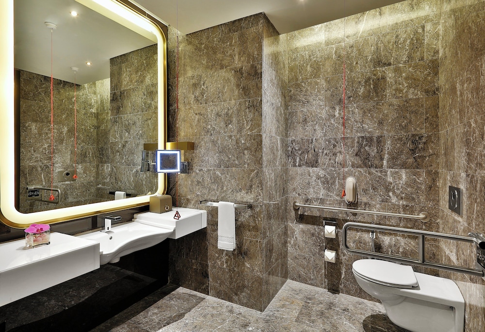 CLARKES HOTEL 48/50
