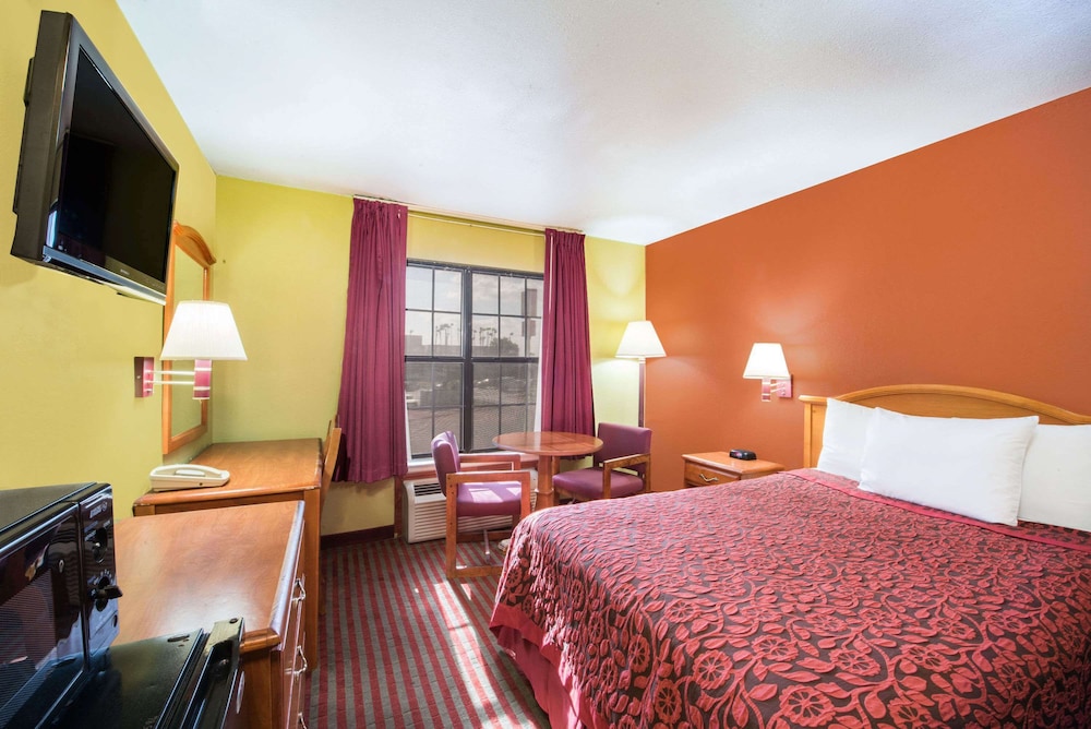 ROOM, DOUBLE BED, SMOKING