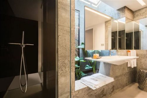 Excellence, Suite