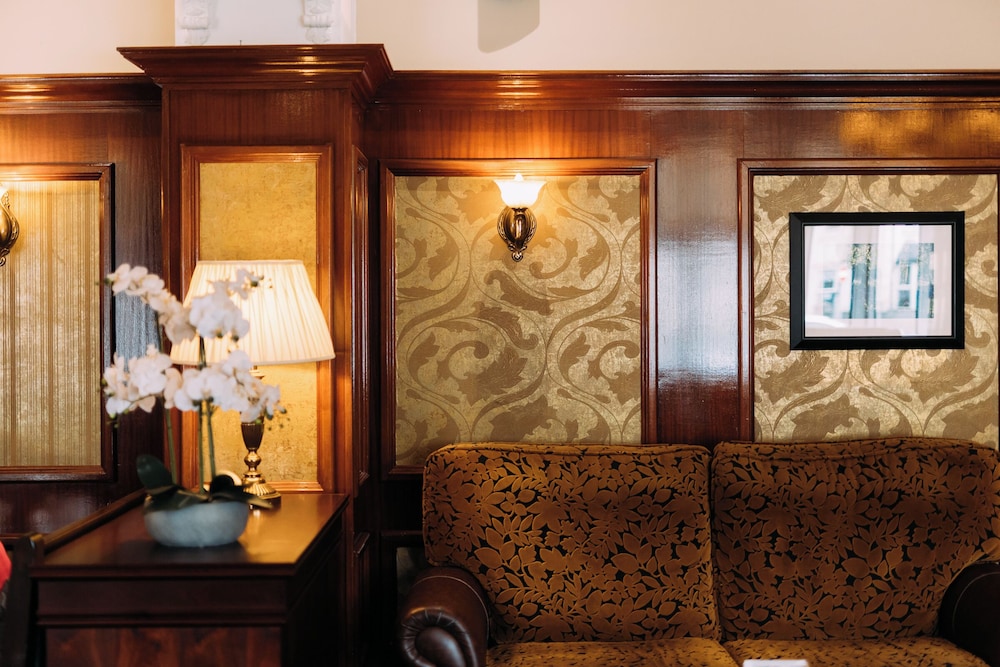Adair Arms Hotel 7/50