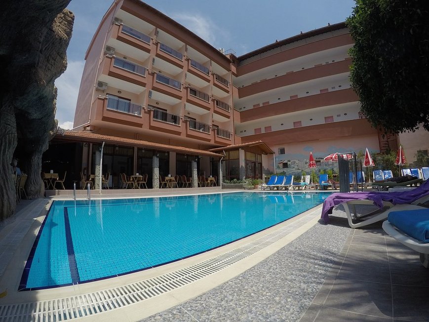 Kivilcim Hotel 27/28