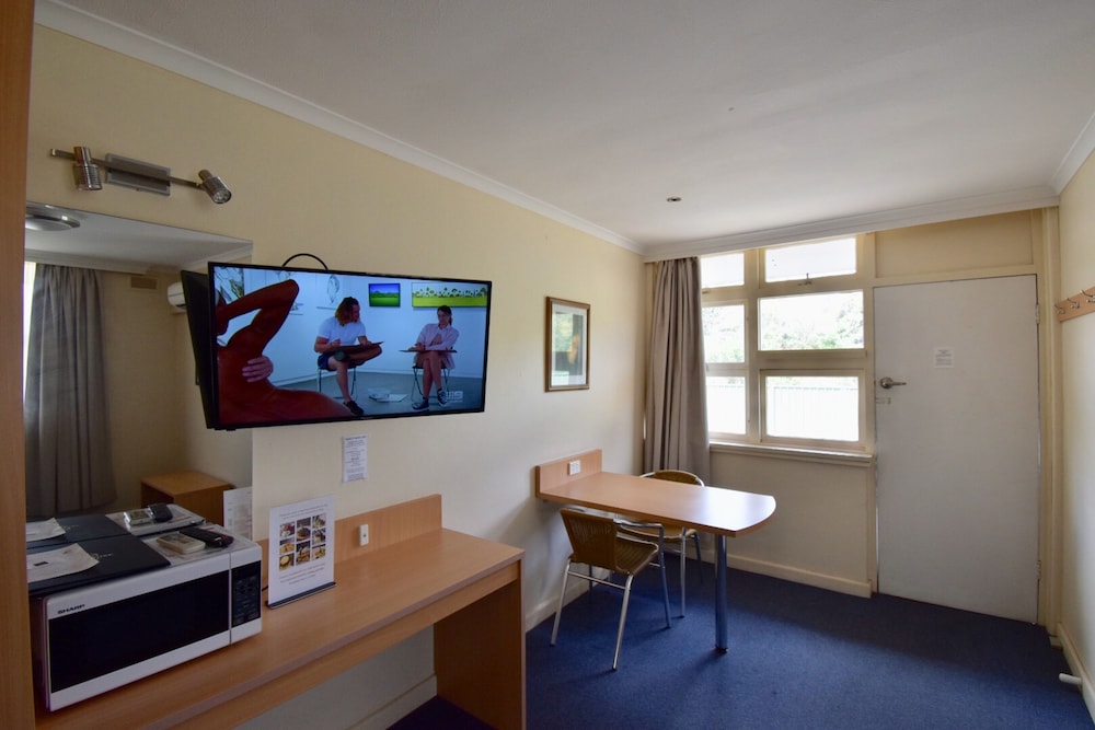 Townhouse Motel Cowra 39/56