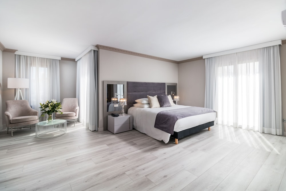 1 BEDROOM, EXECUTIVE, SUITE, DOUBLE BED, SEA VIEW