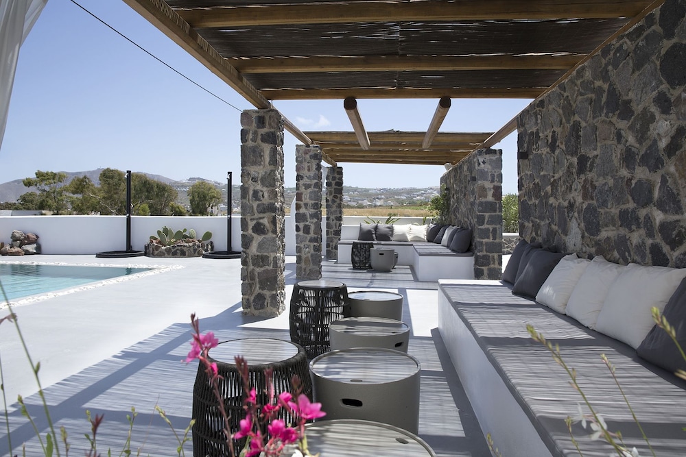 June Twenty Suites 26/50