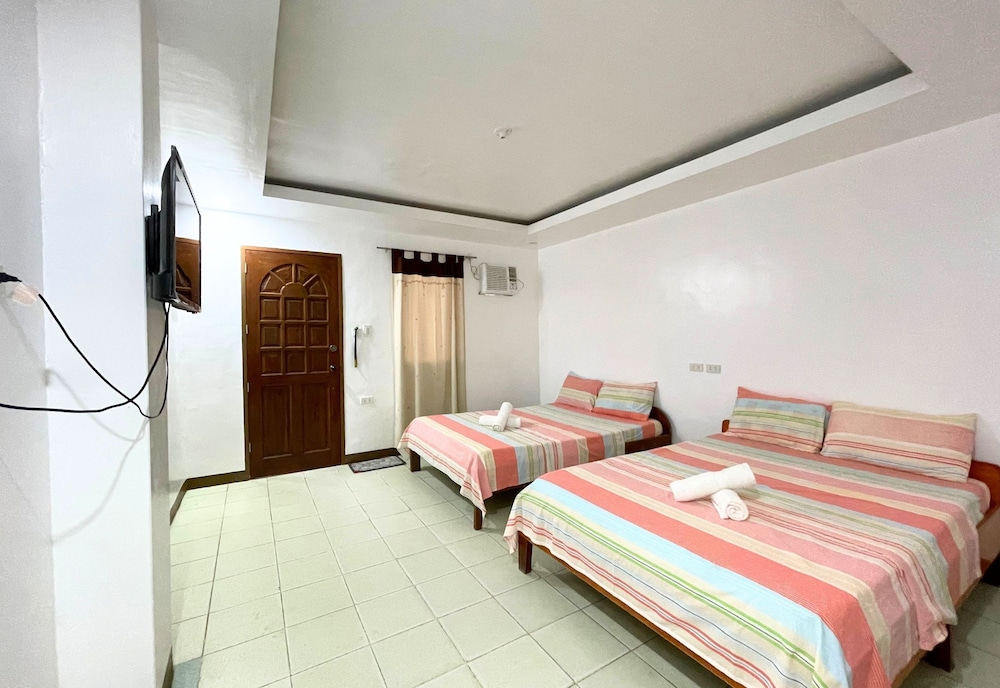 White Beach Hotel Bar And Restaurant 56/90