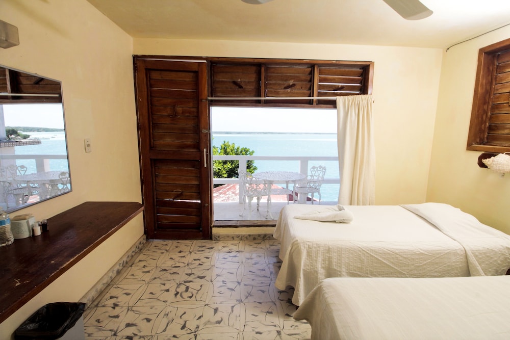 Room, Quadruple, 2 Double and Twin Beds, with Fan