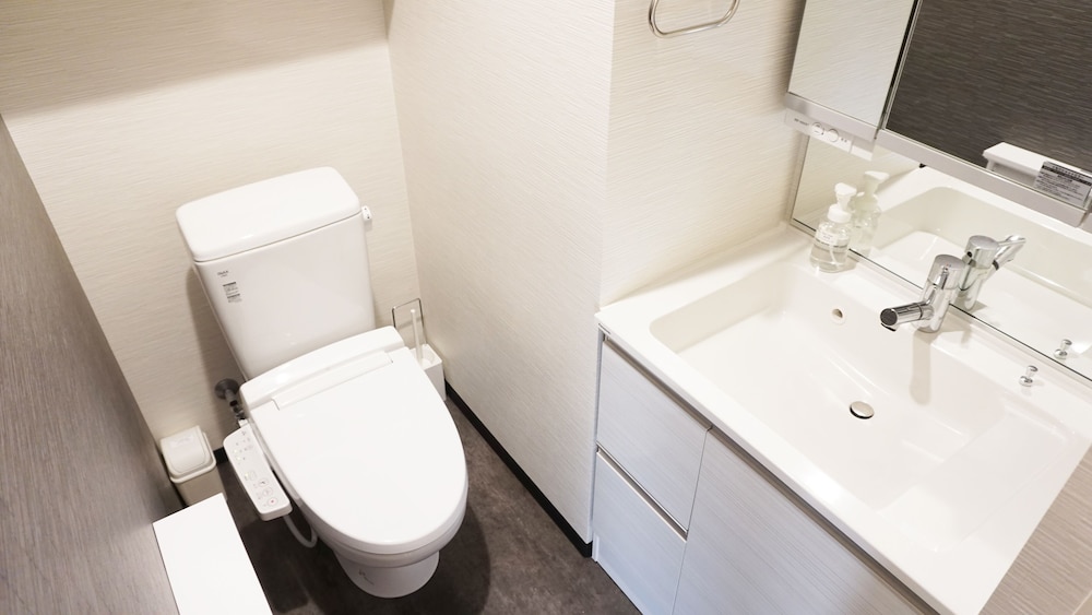 Poly Hostel Osaka 55/60