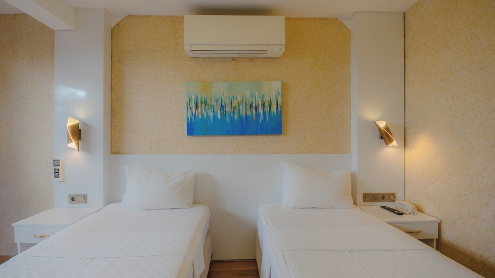 Hotel No37 12/47