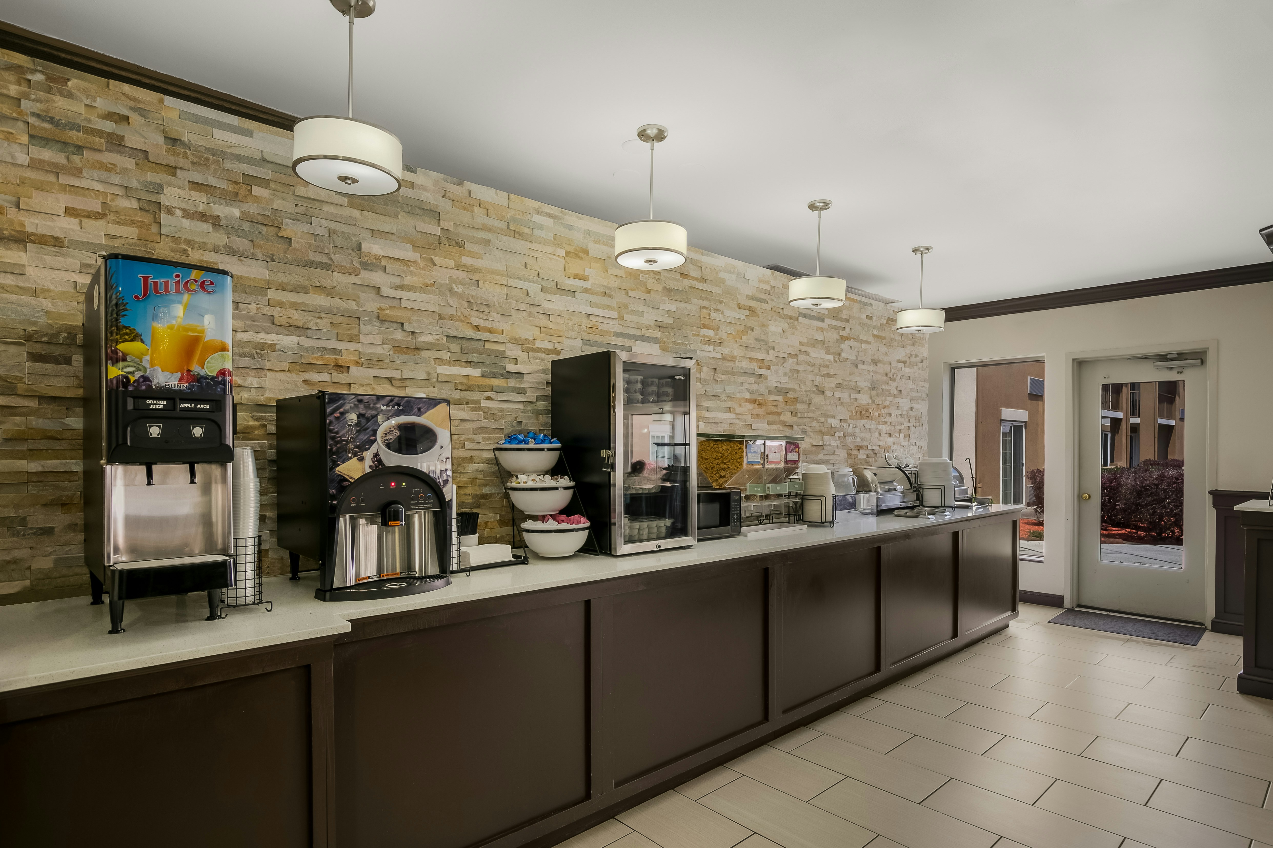 Red Roof PLUS & Suites Knoxville West - Cedar Bluff 7/51
