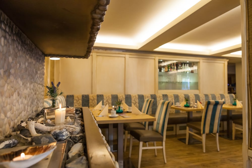 Hotel Vier Jahreszeiten Kuhlungsborn 53/63
