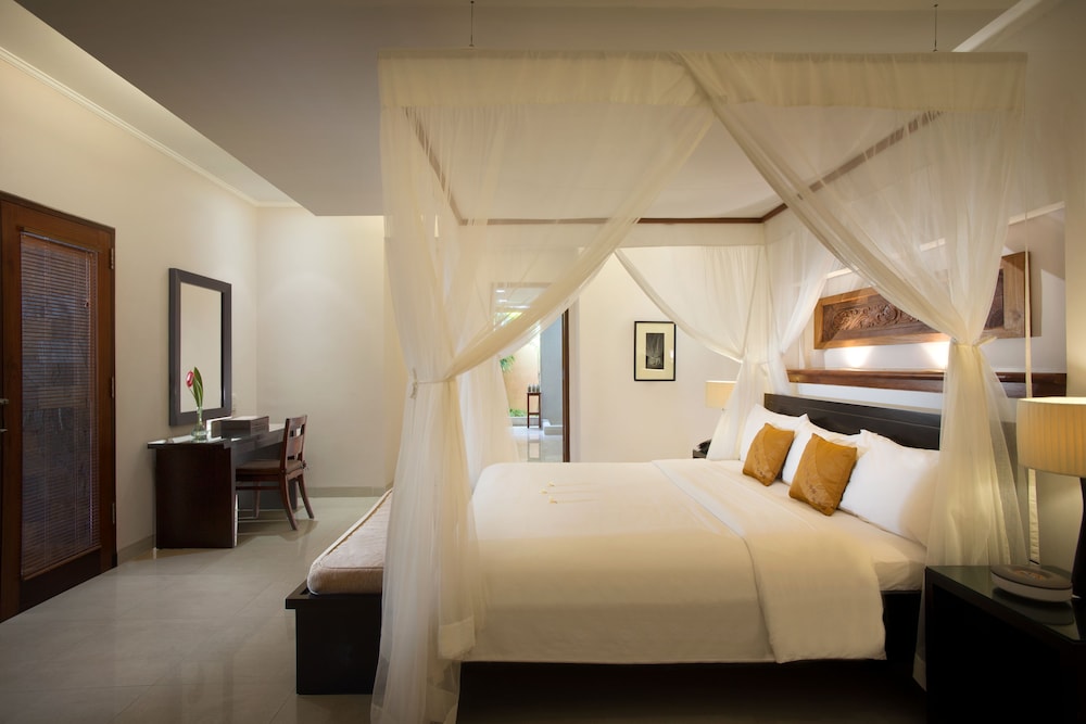 1 BEDROOM, VILLA