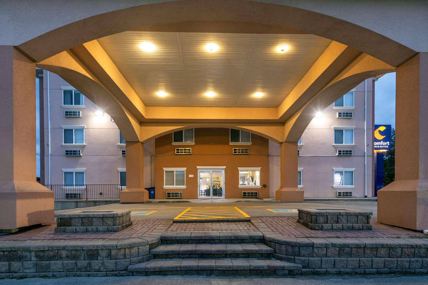 Comfort Inn And Suites Edson Yellowhead Highway 6/20