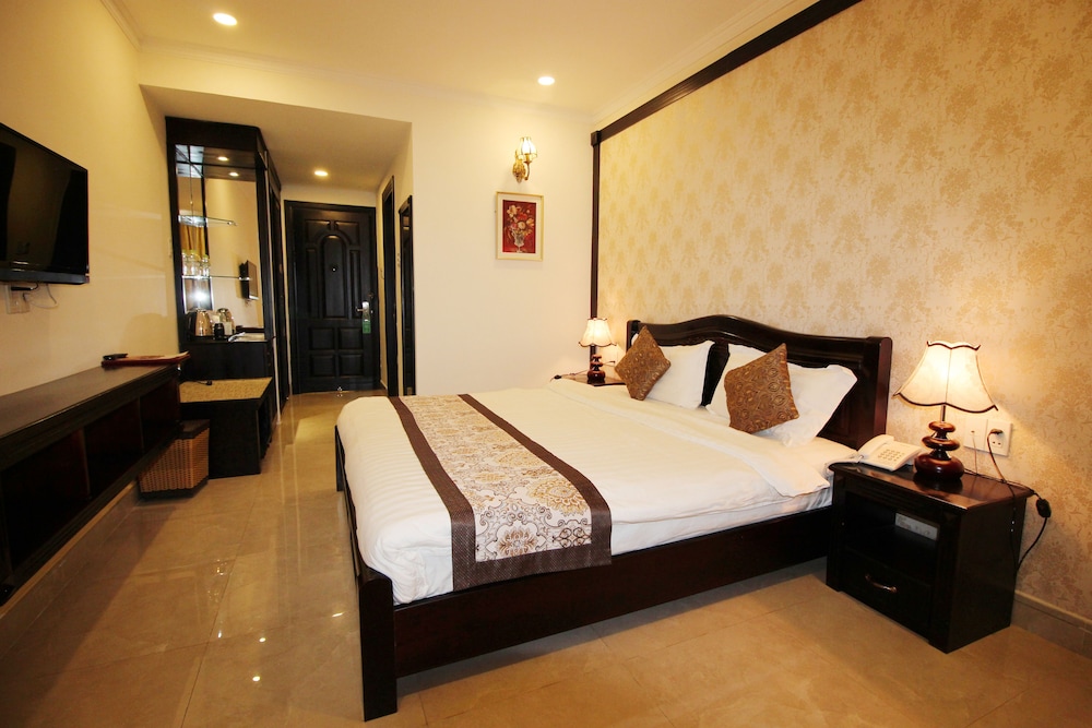 Royal Hotel Dalat 24/57