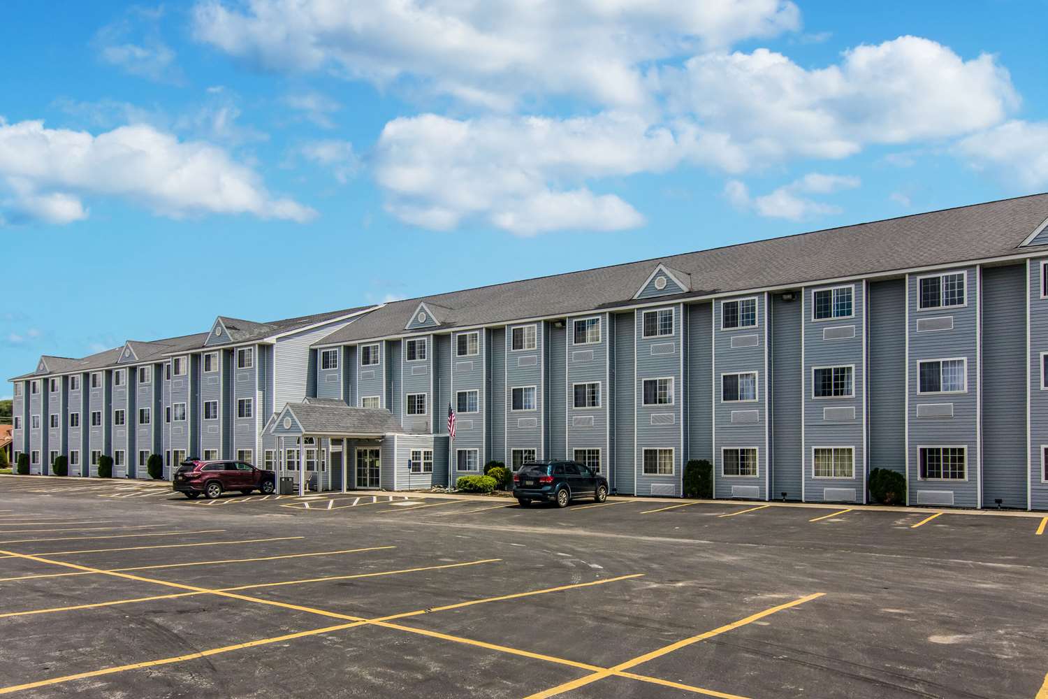 Quality Inn & Suites Grove City-Outlet Mall 10/10