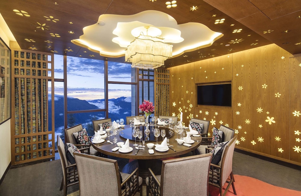 Banyan Tree Jiuzhaigou 32/49