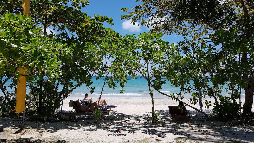 Mutiara Beach Resort 56/69