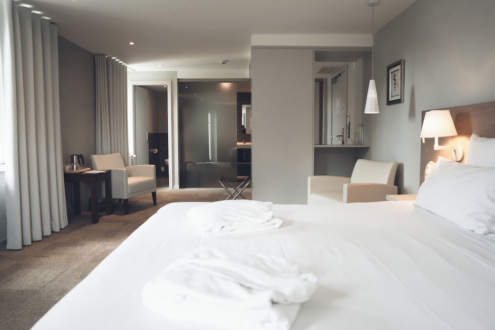 Premium, King Bed