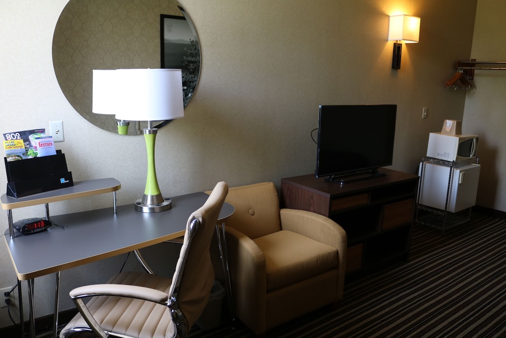 Super 8 by Wyndham Plattsburgh 23/38