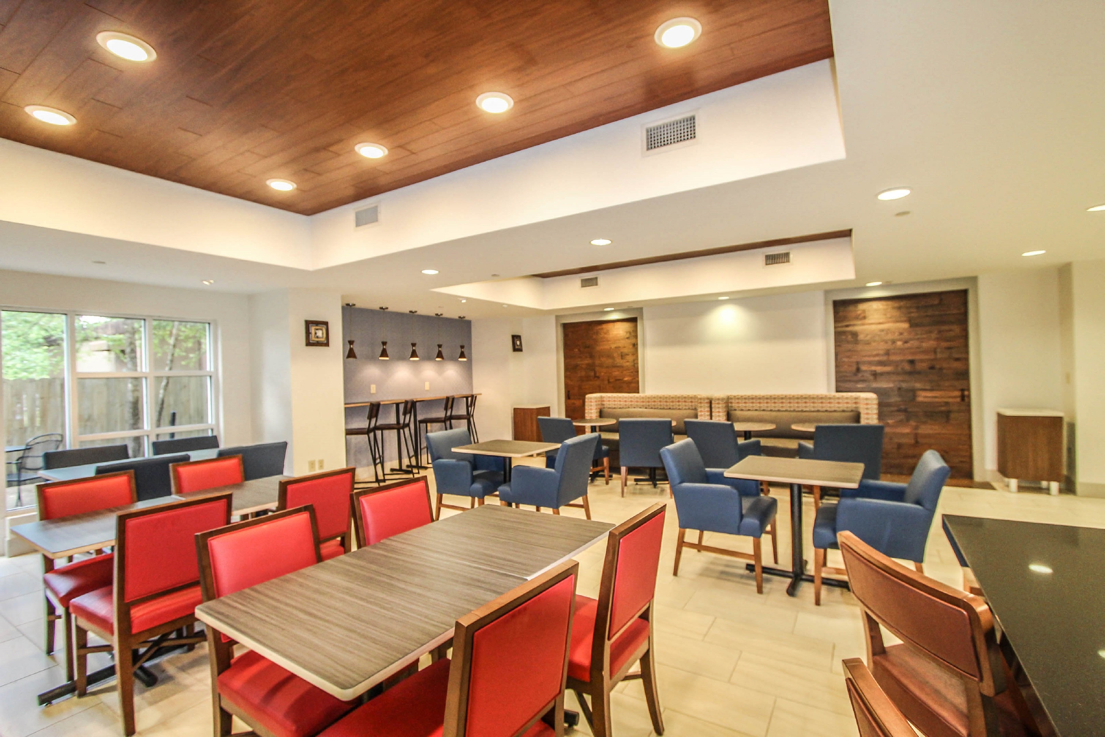 Holiday Inn Express Hotel And Suites Charleston North 41/56