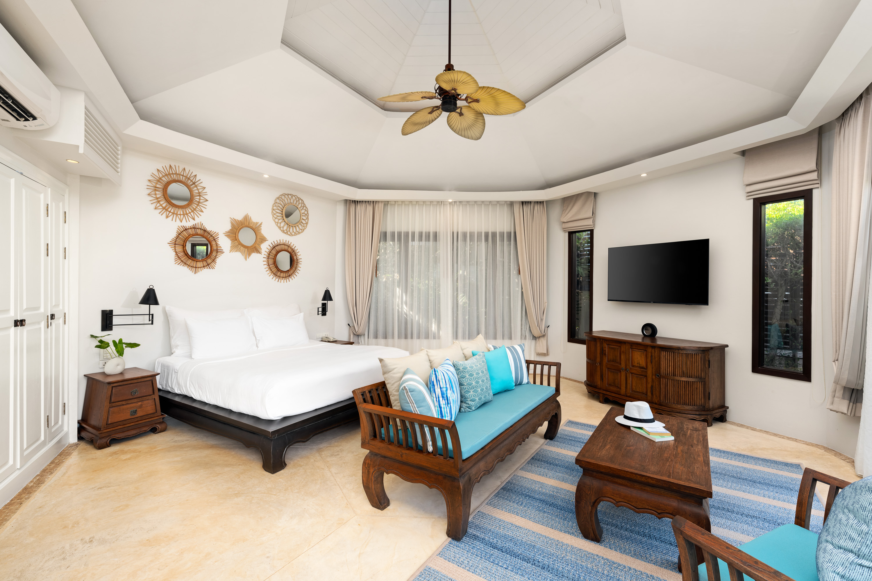 Beachfront Pool Villa