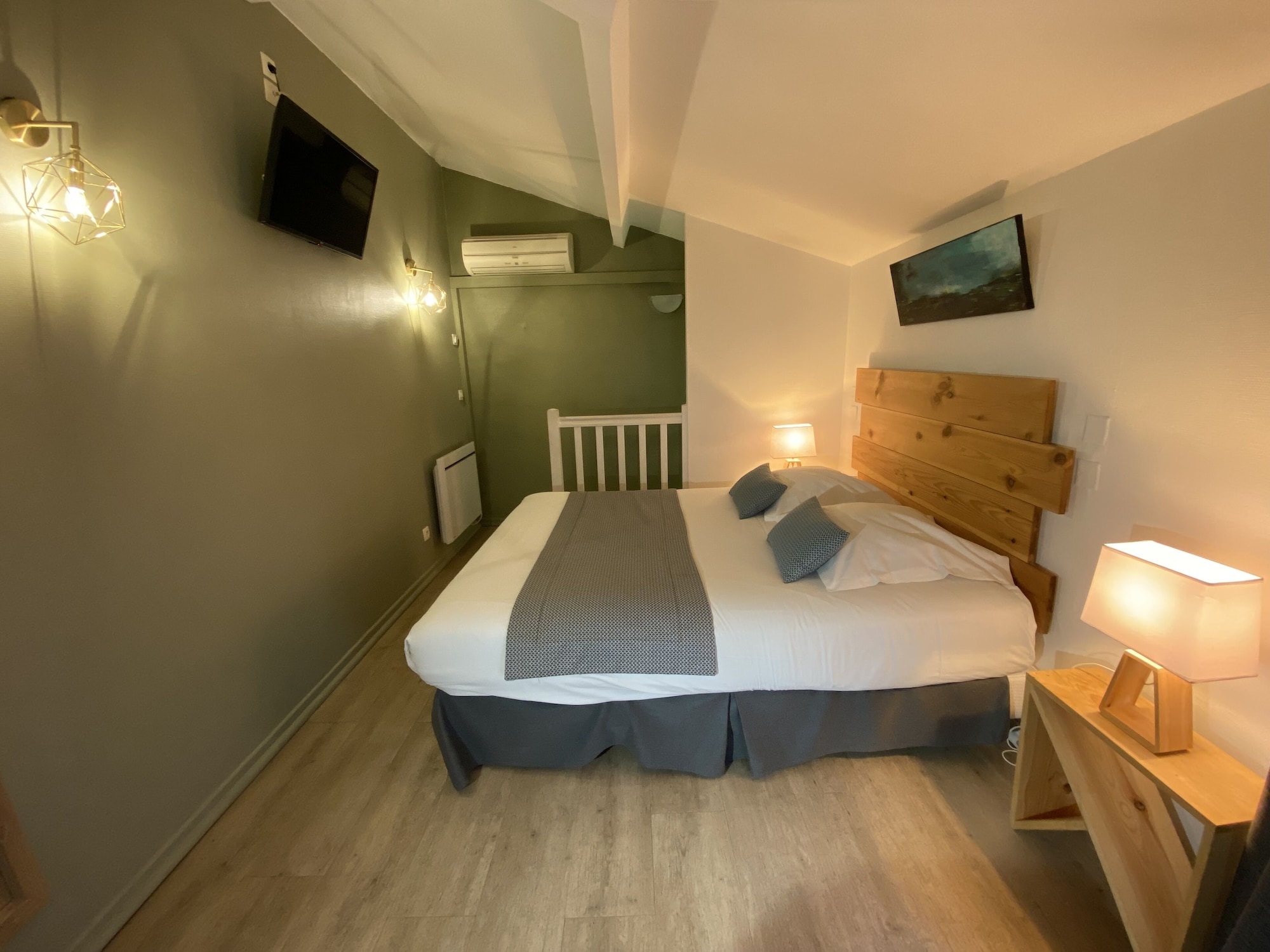 DUPLEX, SUITE, DOUBLE BED, HOT TUB