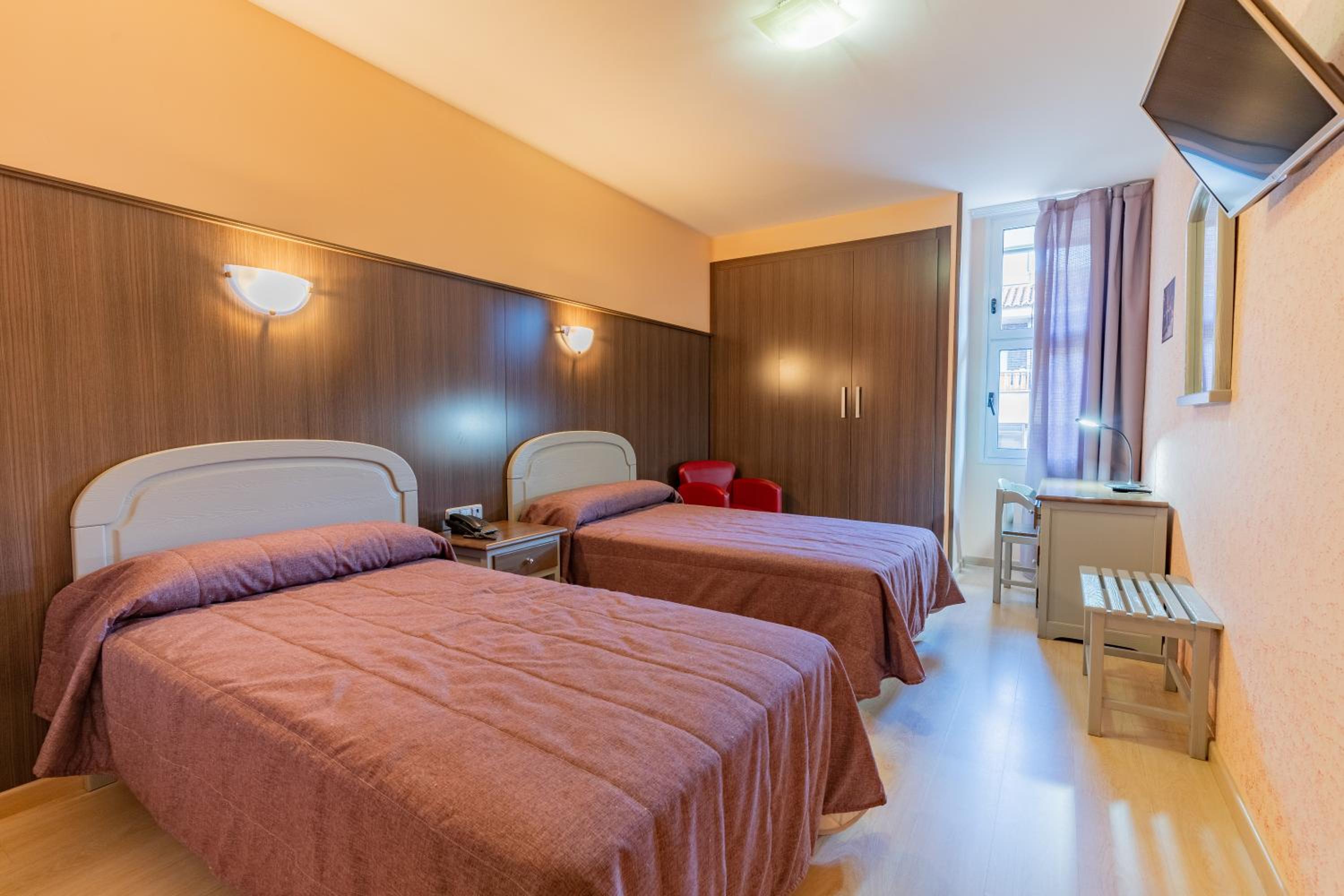 HOTEL MONREAL 11/50