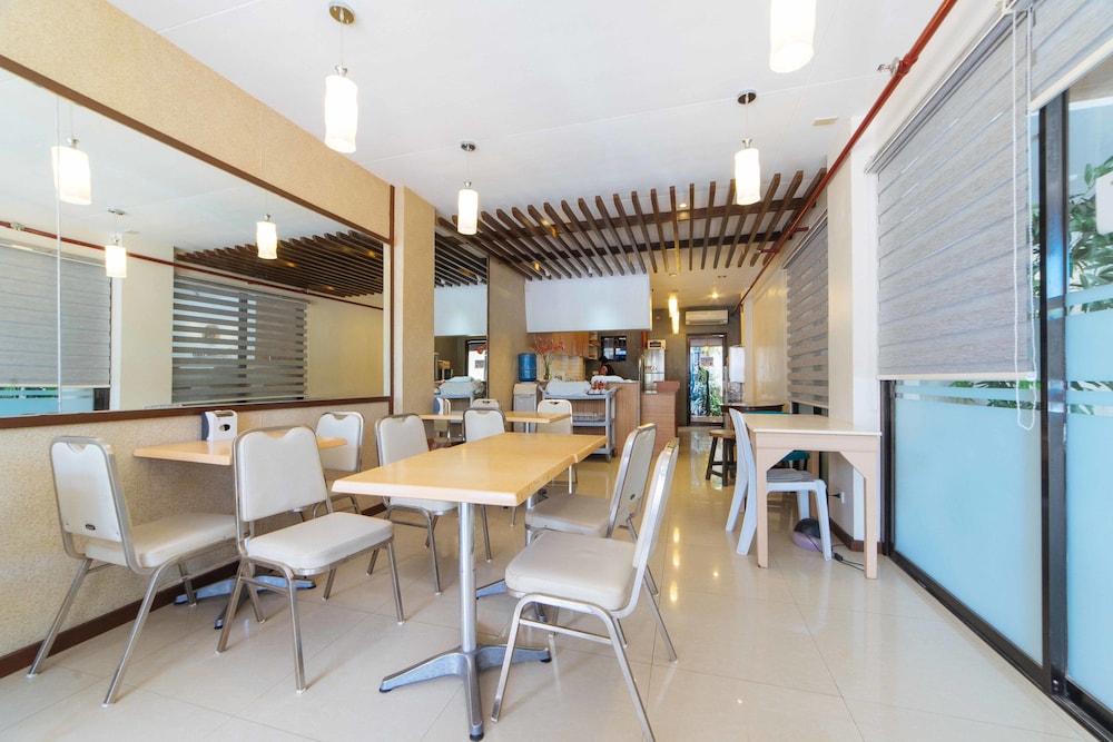 Reddoorz Plus Poblacion District Davao 26/32