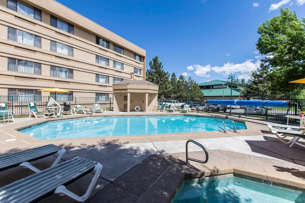 Comfort Inn Near Vail Beaver Creek 7/39