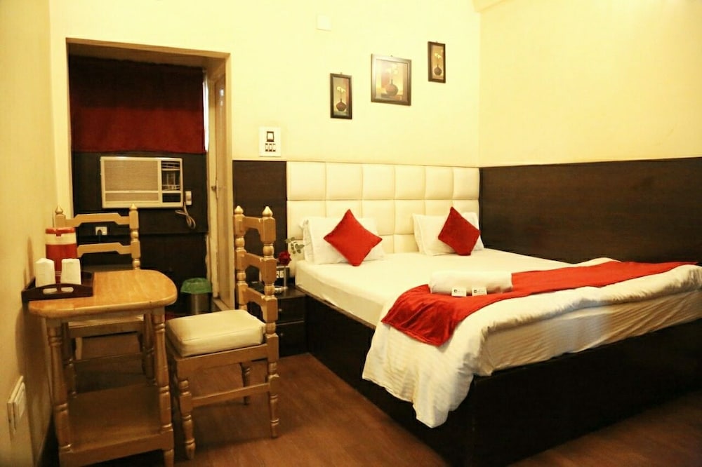 Holidei Inn 8/40