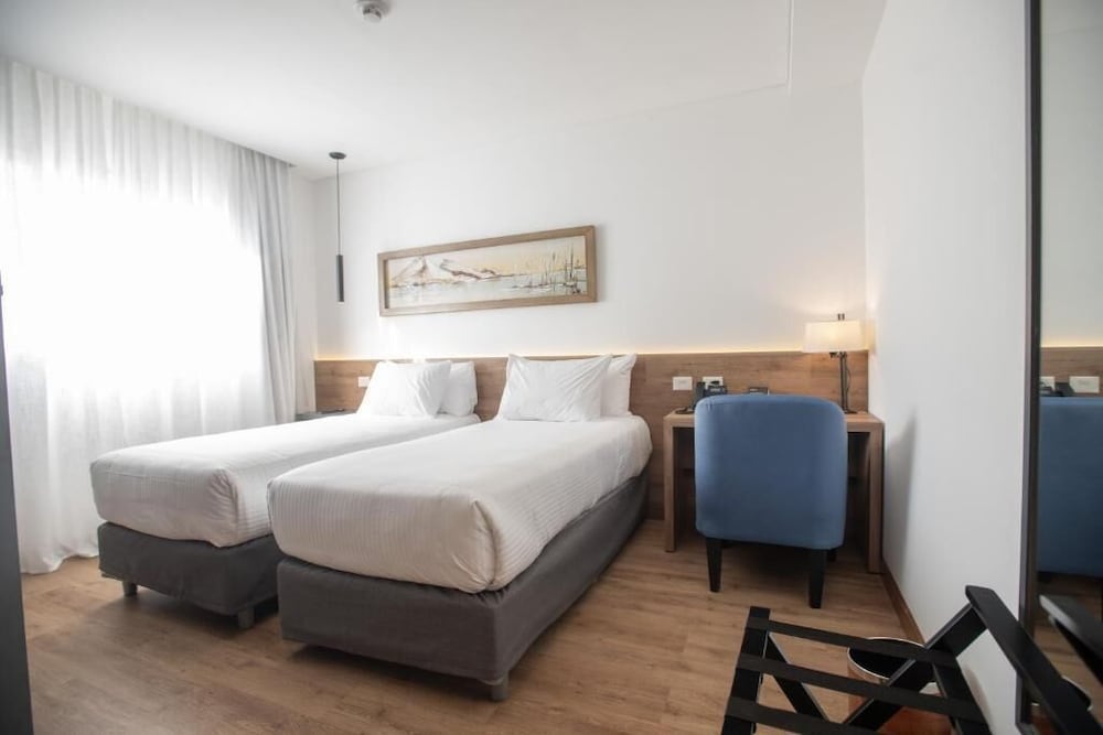 Standard, Twin Beds