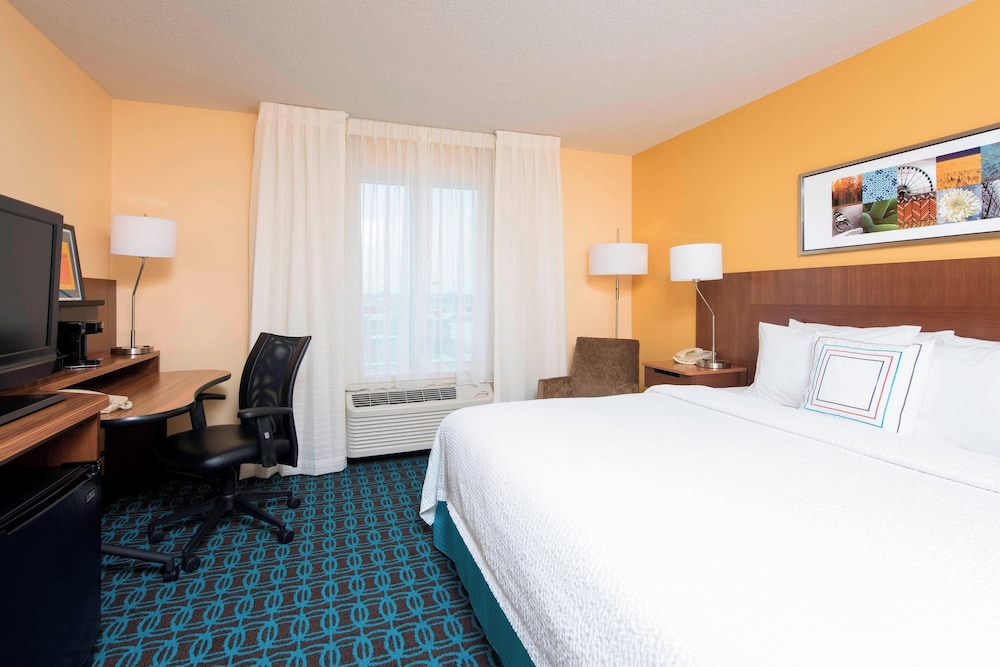 Room at Fairfield Inn Suites Chicago St Charles, ST CHARLES - IL