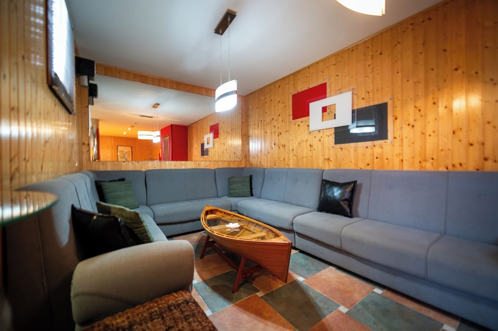 Hotel A. G. Porcillan 25/46