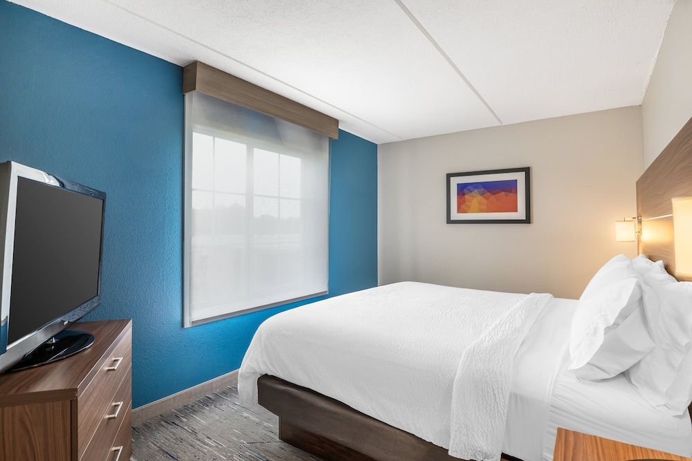 Holiday Inn Express Petersburg 25/70