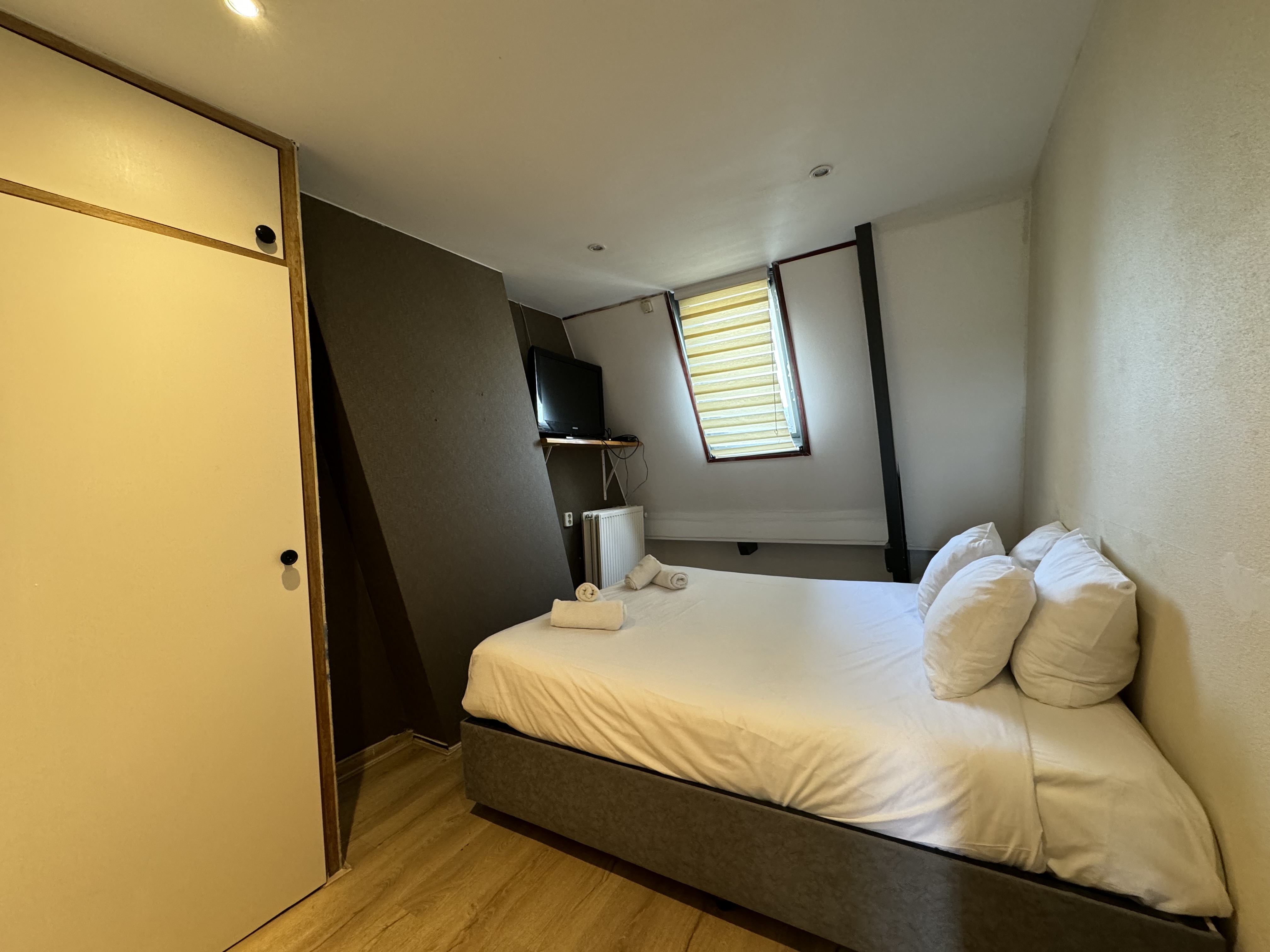 Room, Double Bed, No Air Condition