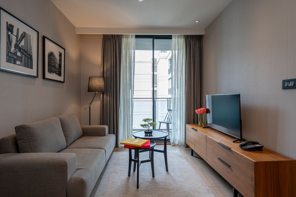 Walton Suites Sukhumvit 31/49