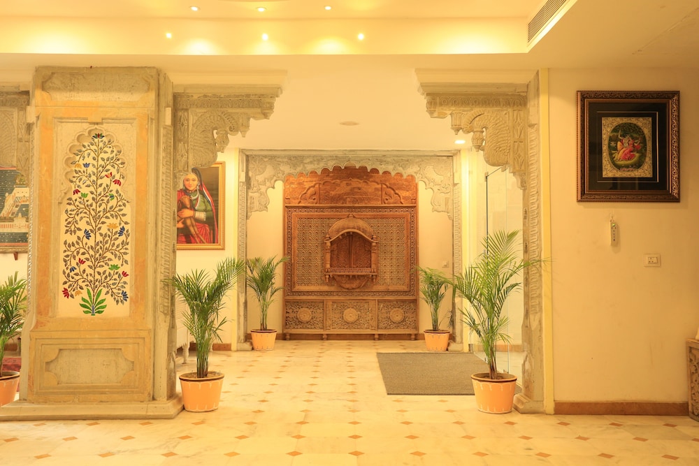 Bloom Boutique Udaipur (Lake Pichola) 14/50