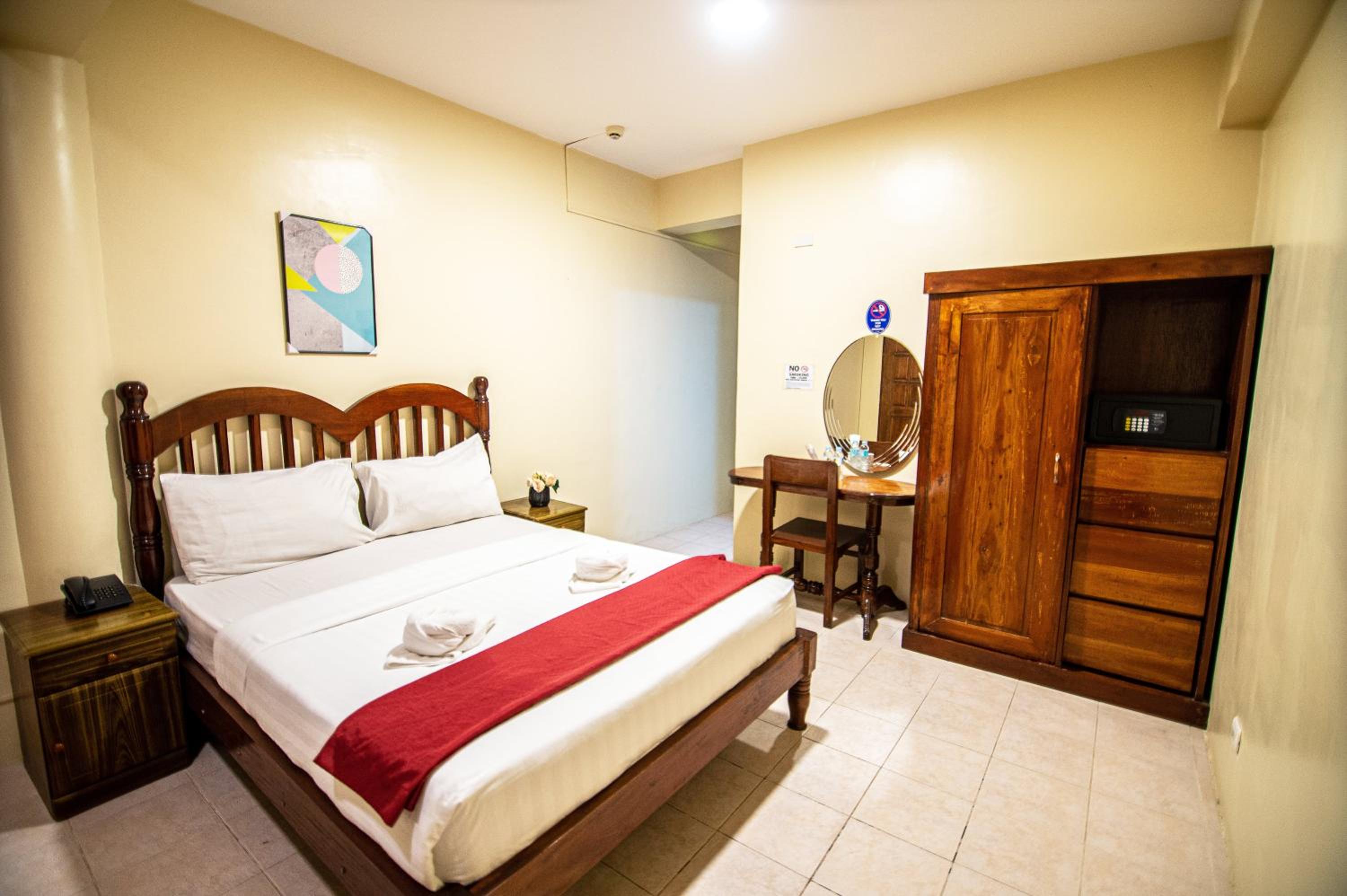 غرفة سوبيريور بسرير مزدوج، Kiwi Hotel 3/6