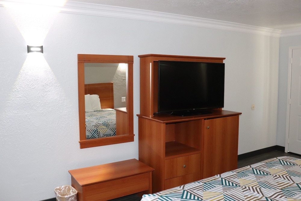 Motel6 Alvin, TX 34/52