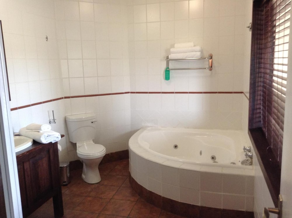Protea Hotel By Marriott Harrismith Montrose 47/50