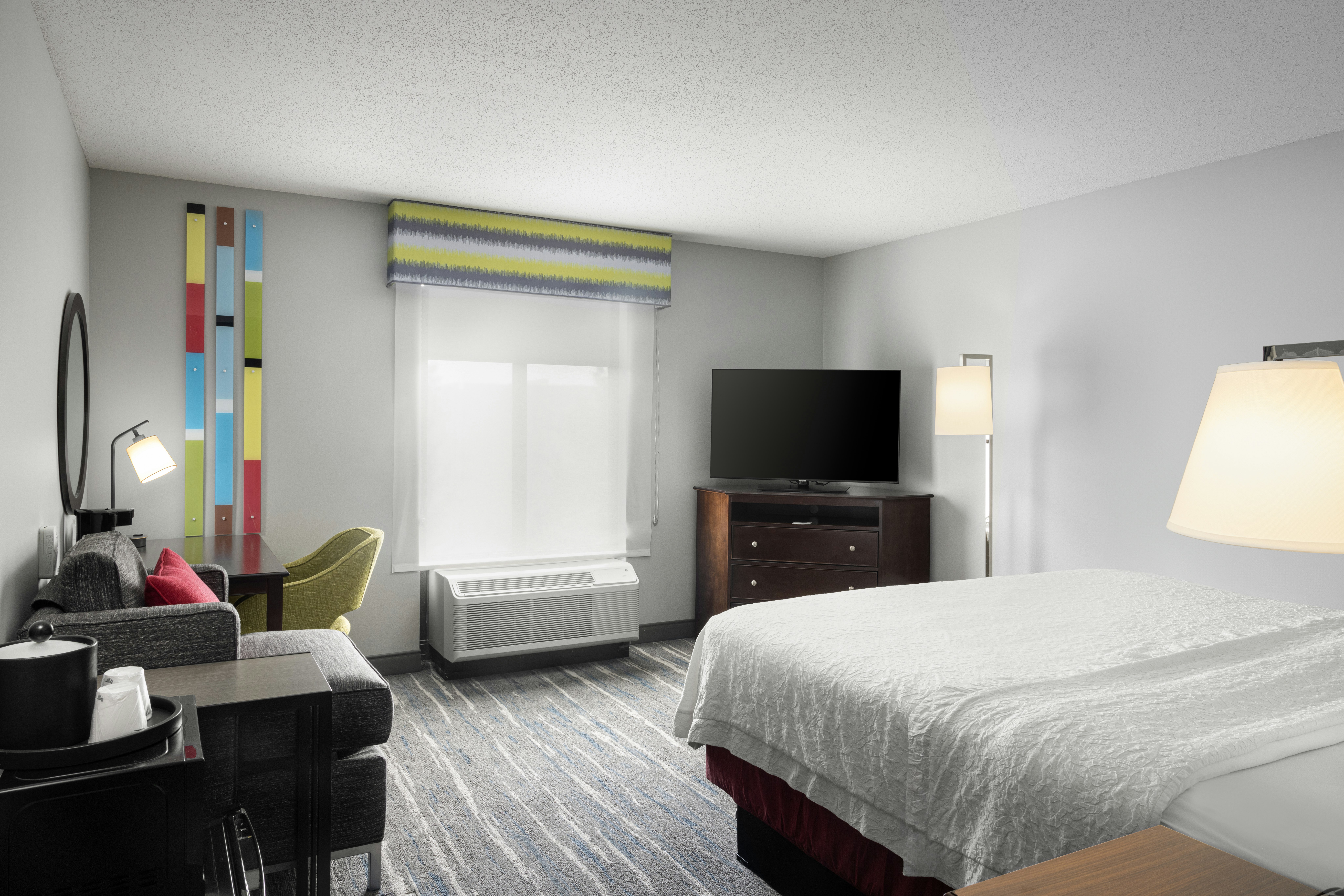 ROOM, KING BED