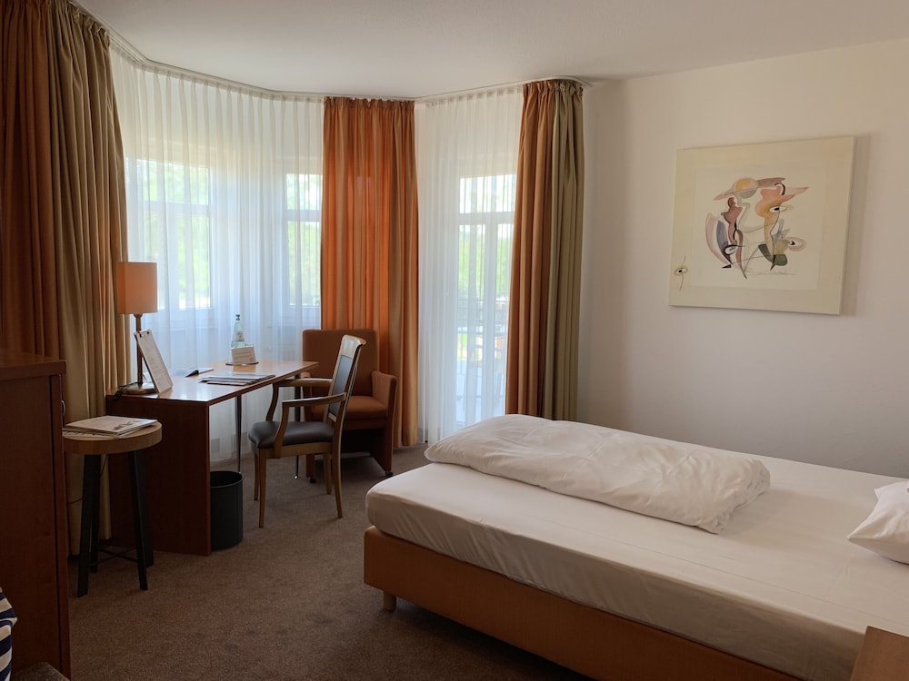 Seehotel Niedernberg - Das Dorf am See 11/49